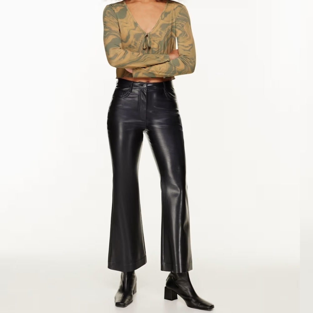 Aritzia Wilfred Melina Kick Flare Pants Black Size 0 Retro Cropped